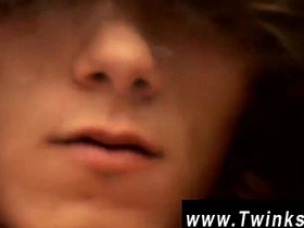 亚洲少年无套同志性交 两人硬挺着继续耕耘 asian new hd gay copulation videos