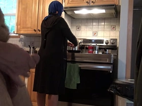 我操!!! 差点被巴基斯坦继母发现我亮出大鸡巴 asian gay casting couch sex videos