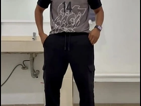 游泳课前撸管实录 asian happy-go-lucky instructor sex videos