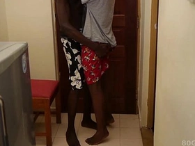 黑人嫩屌托尼和杰克无套交配 asian hindi gay sex fucking videos