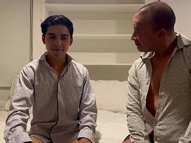 这小年轻从没尝过残疾大哥的巨屌 asian gay boyfriend sex videos