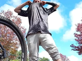 骑单车让我鸡儿梆硬 asian hot gay forebears Public sex videos