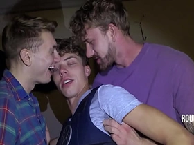 确保Law被我们干进小嫩屁眼 asian macho gay dealings videos