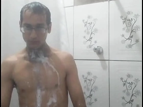 网上泄露了我给小区骚货发裸照 今晚就去干死这个贱货 sex bp blue hot videos asian gay