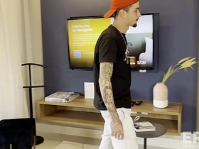 跟老婆吵架后跟兄弟喝酒结果搞成这样 gay sex videos asian group