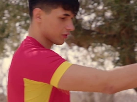 足球小鲜肉球员无套野战 恋足BDSM户外 sex videos asian happy-go-lucky new