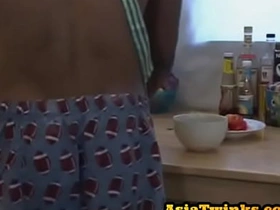 厨房里亚裔小受被攻方后入 asian gay sex videos boy friend tv