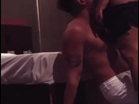 酒店服务员让我用额外小费尝尝他的大屌 cute teen asian gay anal sex videos