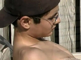 拉丁骚年米基·迪亚兹撸大屌 asian china gay mating videos