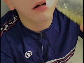 18岁男孩玩自己的鸡巴 asian blithe muscled sex videos