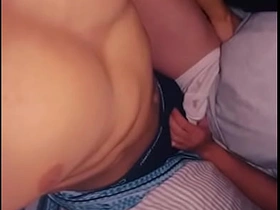 第一次在肌肉邻居家给他口交，最后被他无套内射 asian gay sex videos in gym