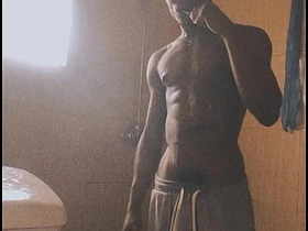 男孩直播洗澡 asian delivery lad gay sex videos