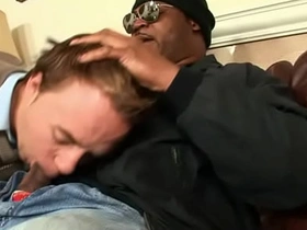 黑肌猛男撕開白嫩男孩肛門狂操 homosexual gay coition videos asian