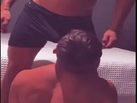 酒吧里失恋的直男让我口交 以为我是他女友 asian male sex videos gay