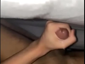 亚裔小骚货揉搓发情的鸡巴 asian drinking gay making love videos