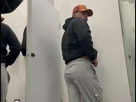 试衣间里发骚了 cute teen asian gay mating videos