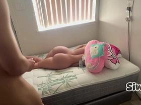 狠狠操翻继女的完美肉体 asian oldman gay sex videos