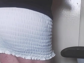 瘦弱伪娘Oso撒尿玩自己骚屁股 gay sex hd asian videos