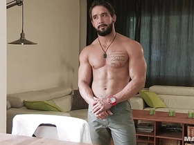 Zack Lemec裸体侍应生面试 - 面具自慰 hot gay sex videos of asian