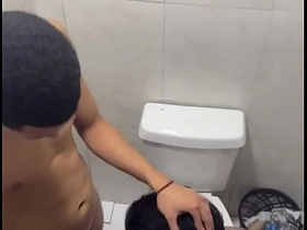 夜店厕所偷拍直男大屌口交 gay teen coition videos asian
