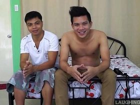 亚洲男孩Rolly被挠痒并射一脸 asian gay sex videos pornhub
