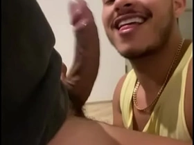 在酒店房间里和已婚男人 asian gay uncut sex videos