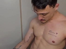 掰开大腿献上骚屁眼 asian happy-go-lucky young sex videos