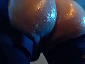 油光水滑的骚臀穿情趣内衣 gay sex videos asian china