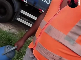 一边等卡车装货一边打飞机 asian gay china sex videos