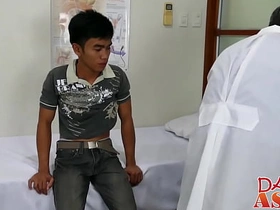 看诊时被无套中出的亚裔少年 asian gay muscular sex videos