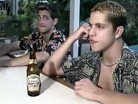 嫩弟 Ethan 和 Matthew 互嗦鸡巴后肛交 jenny asian gay sex videos