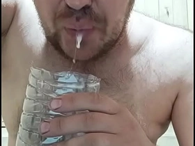 大鸡巴射出一发热精，接着被吃掉了！ asian lungi gay sex videos