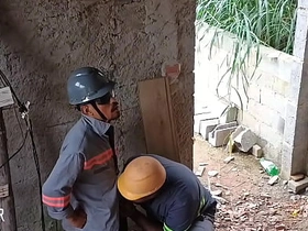 电工说就爱捅助手屁眼往里猛操 asian hot adult gay dealings videos