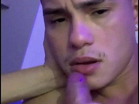 给年轻小伙口交射他满嘴 asian gay crying sex videos