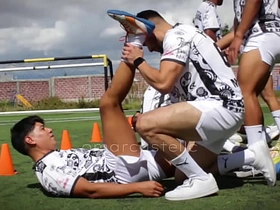 第一次无套群P和足球队友训练后乱搞 asian gay sex videos hdgay