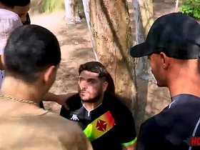 丛林里火辣淫乱的群交！ xprime asian gay sex videos