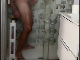 被抓到在淋浴时打飞机 射精猛烈 真实高潮 —— 被偷窥 pornhub asian gay sex videos