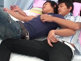 亚裔高尔夫与波利族小便无套 asian joyous site.com sex videos