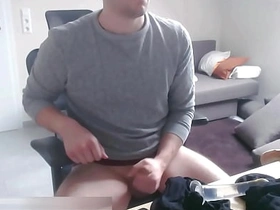 直播中命令男人用自己屁眼里的玩具深喉 asian teen muscular gay mating videos