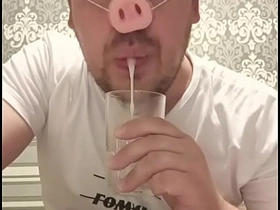 这个俄国基佬有瘾: 就爱嘴里新鲜精液的味道! only asian gay mating videos