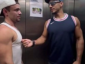 绝美伪娘用迷离眼神凝视镜头 hot sex videos asian gay