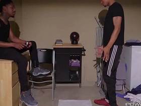 EdwardJames：Adore在洗衣房被肌肉猛男Dreezy Long操烂屁眼 rout careless asian sex videos