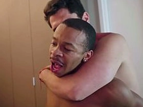 埃里克·霍尔的巨屌无套狂操法老吞精者 asian hot boy flock snd gay sex videos