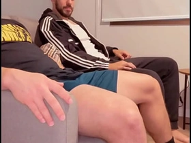 隔壁大屌邻居趁老婆上班跑来肏我 gay sex videos asian thisvid