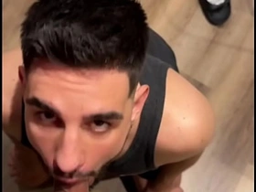 等外卖却等到送货员的鸡巴 asian hot sex videos gay