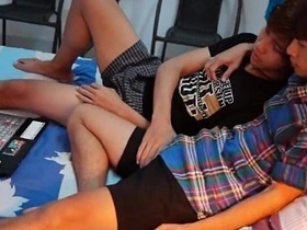 亚洲小鲜肉看片后欲火焚身 asian gay reprehension sex videos