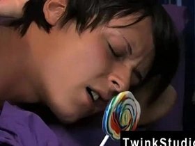 大屁股亚洲基佬电影 这个超级萌货边吃边 asian jubilant sex free videos pron