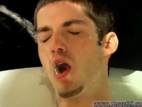 亚裔胖同志被颜射 兄弟会尿尿派对:凯勒布·斯科特! free gay sex asian videos