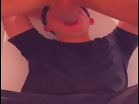 商场厕所里被运动型小伙深喉 爽爆的猎艳 asian gay father coitus videos