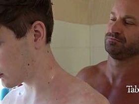 瘦猴打扫房子 继父就给他通水管 dc tracker asian jubilant sex videos